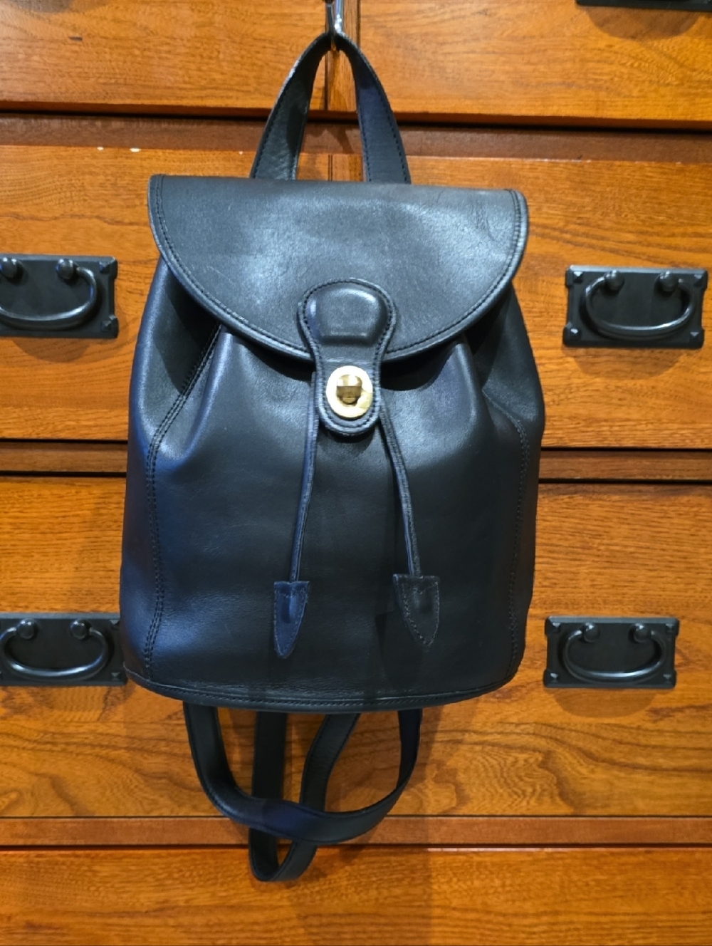 COACH VINTAGE Women's Black Leather Drawstring Backpack with Gold-Tone Turn Lock